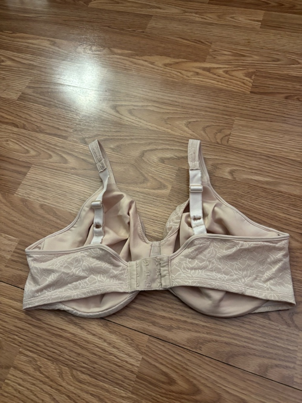 Bali Lace Underwire Bra Light Beige Size 38DD - Picture 2 of 6